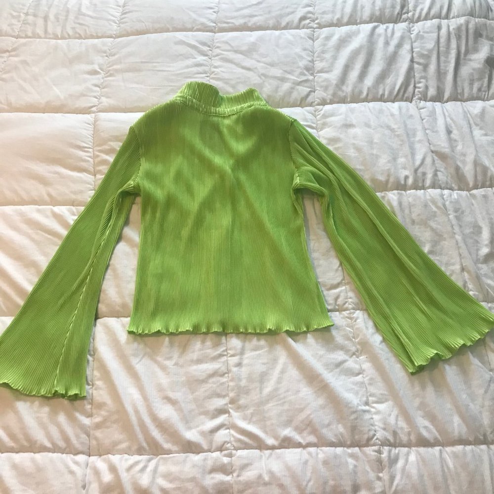 ⭐️3/$25 Long Flare Sleeve Top - Picture 3 of 4